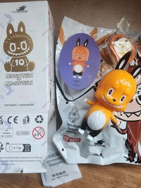 AUTHENTIC POPMART THE MONSTERS 10TH ANNIVERSARY KEYCHAIN